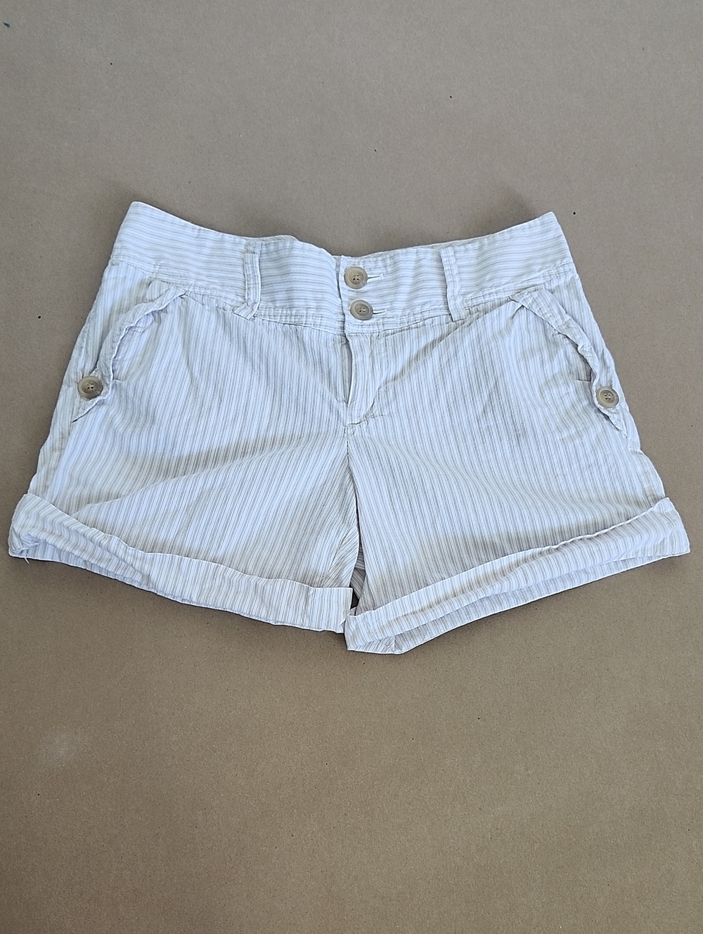 GAP White and Light Gray Pinstripe Womens Shorts